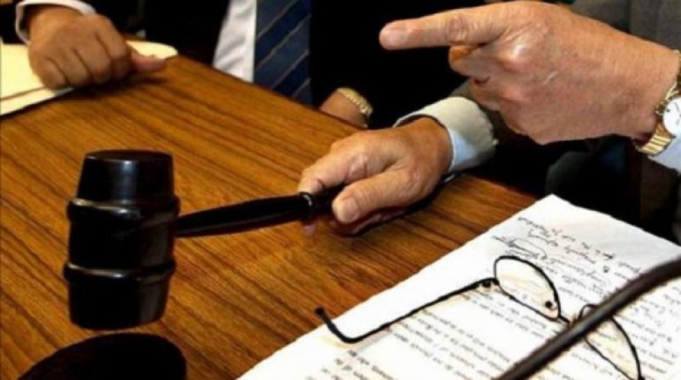 Sentencian a profesor que violó y embarazó a una menor