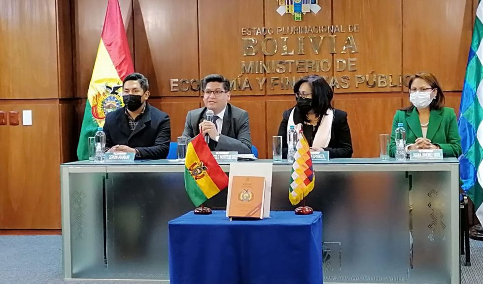 Ministro de Economía ve como ‘buena señal’ que argentinos se ‘refugien’ en la moneda boliviana