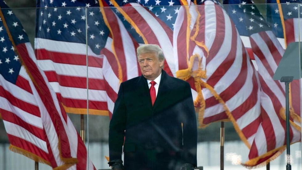 Trump, destituido como director de su compañía de medios