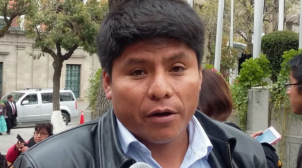 Loza tilda de "dirigentillos" a renovadores del MAS, dice que un líder tiene que ser mejor que Evo
