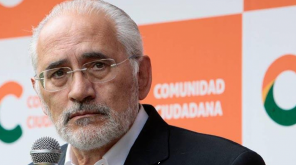 Mesa repudia "conspiración" de autoridades de Salud contra Larrea y el Colegio Médico