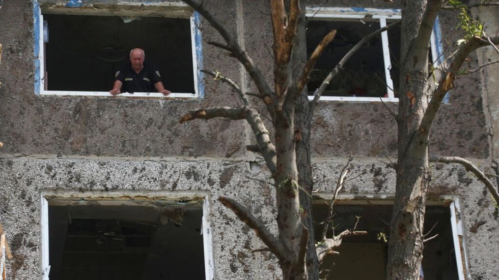 "Estamos vivos, es un buen día", afirma una ucraniana, sobreviviente a un misil ruso