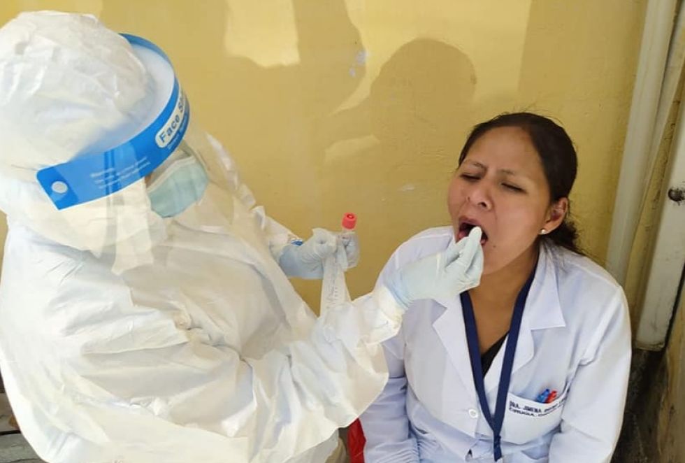 Bolivia supera los 6.050 casos en un solo día y 8 decesos por COVID-19