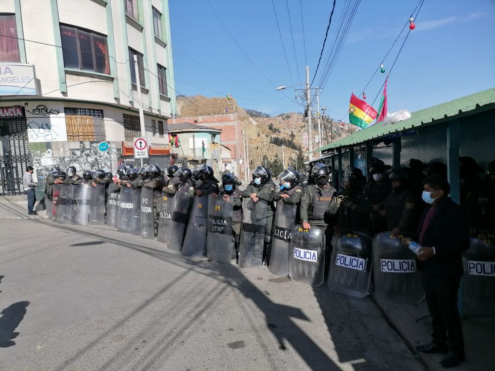 Anuncian más protestas para cerrar el mercado paralelo de la coca en La Paz