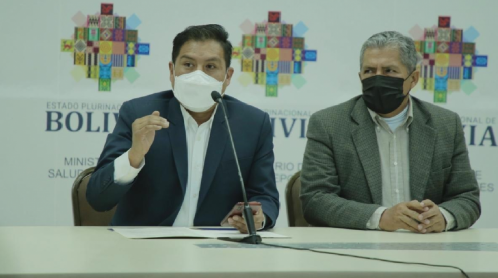 Por alza de contagios, Gobierno difiere parada militar y pide evitar aglomeraciones