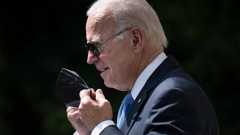 Biden nuevamente covid positivo vuelve a aislarse, dice la Casa Blanca