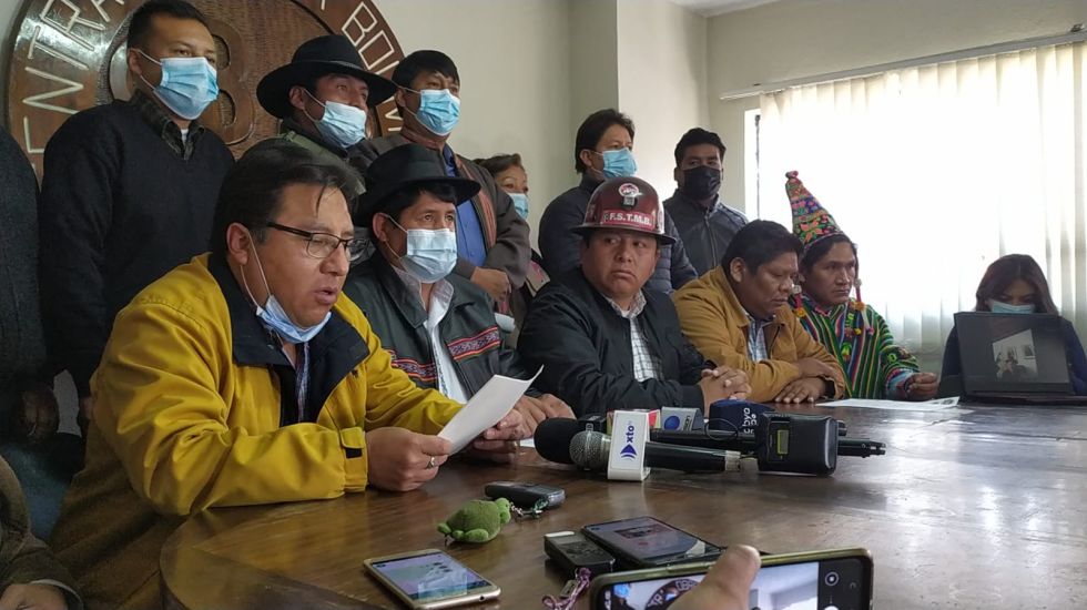Huarachi cuestiona rol de ‘expolíticos’ de 2019 que estaban en embajadas y fuera del país