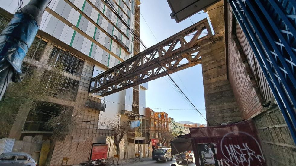 Fiscalía busca encarcelar al propietario del Mall Gran Vía por dañar el puente férreo patrimonial