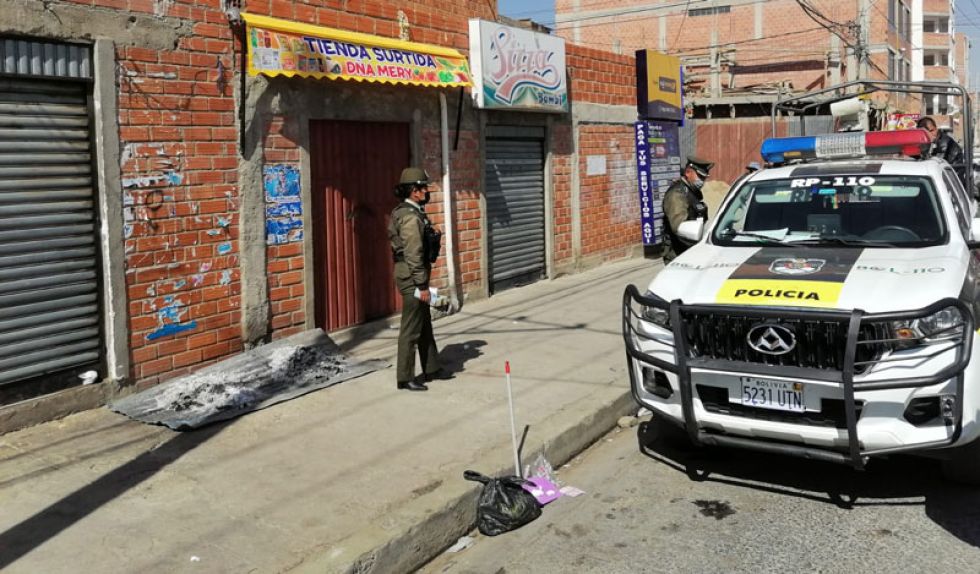 El Alto: Fallece una mujer aparentemente intoxicada por el humo de una mesa de ofrenda