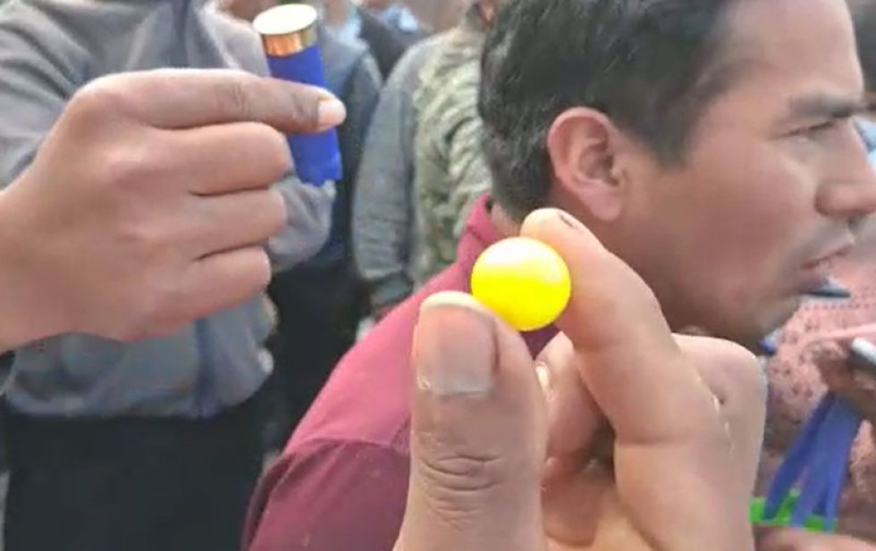 Cocaleros denuncian que la Policía usa balines para reprimirlos en el conflicto por el mercado paralelo