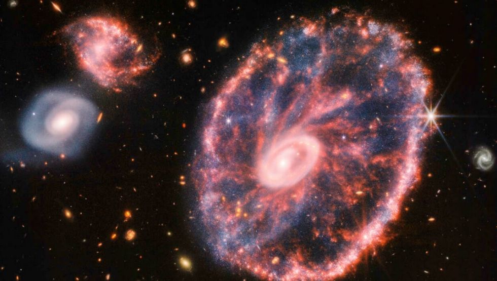 El telescopio James Webb revela una nueva imagen de la Galaxia Rueda de Carro