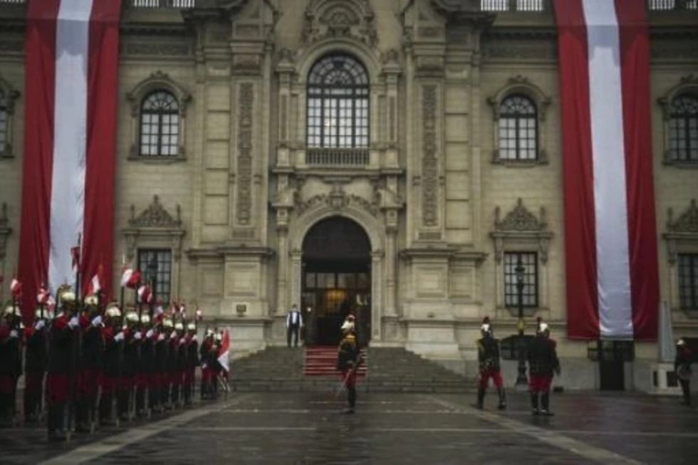 La justicia de Perú allana el Palacio de Gobierno en búsqueda de la cuñada del presidente Castillo