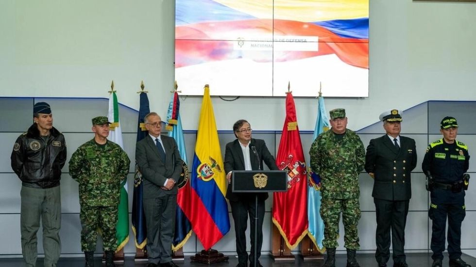 Petro renueva cúpula militar en Colombia con enfoque en DDHH