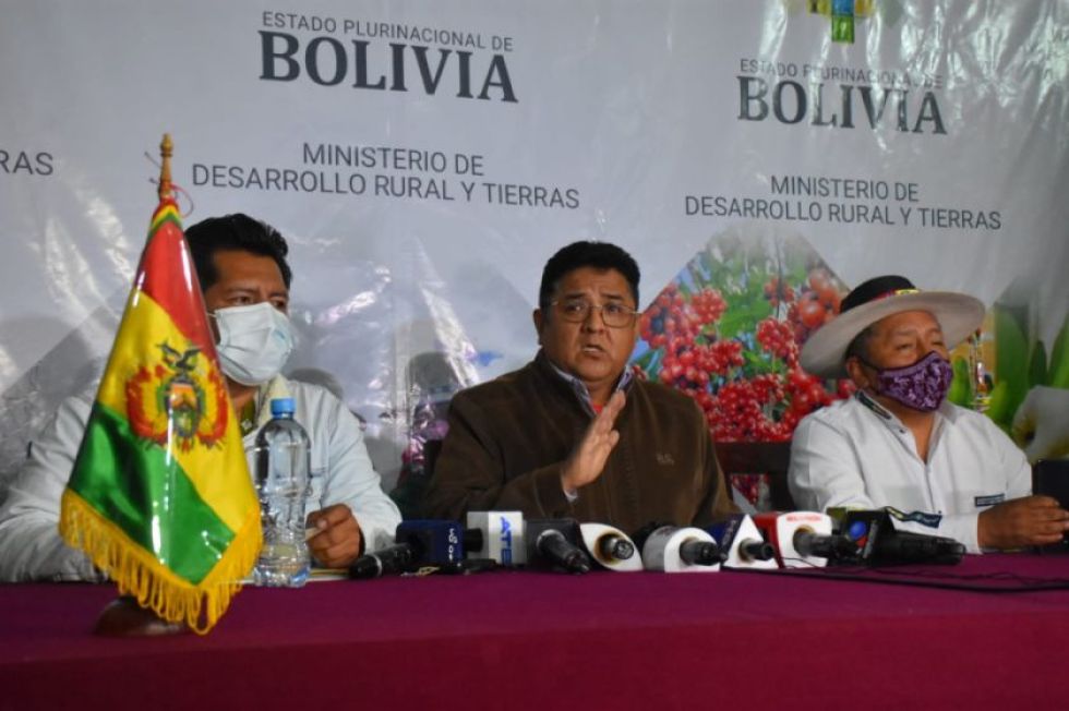 Tras fallido diálogo, el Ministro de Desarrollo Rural y Tierras cita a cocaleros para este jueves