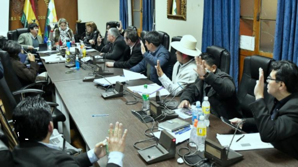 Comisión usa preguntas del CEUB en entrevista a candidatos a la Contraloría, hay denuncias de filtración