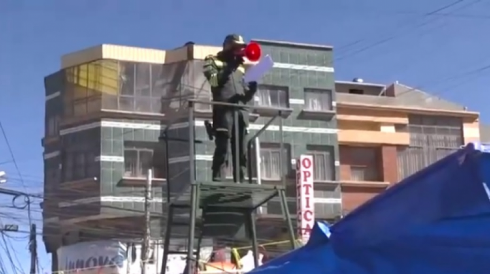 El Alto: Despliegan un centenar de policías e instalan torres de vigilancia en la Feria 16 de Julio