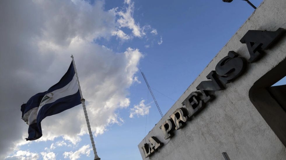 Ortega hará un centro cultural en inmueble ocupado de diario crítico en Nicaragua