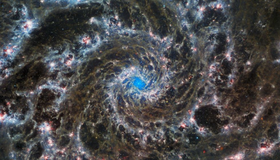 El telescopio Webb captura nuevos detalles de la Galaxia Fantasma