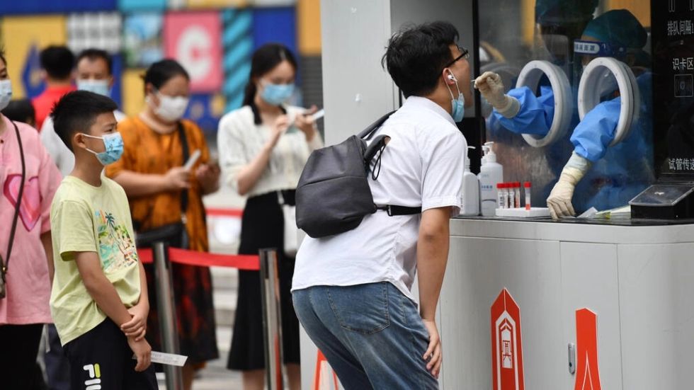 China confina una ciudad de 20 millones de habitantes por un nuevo brote de covid-19
