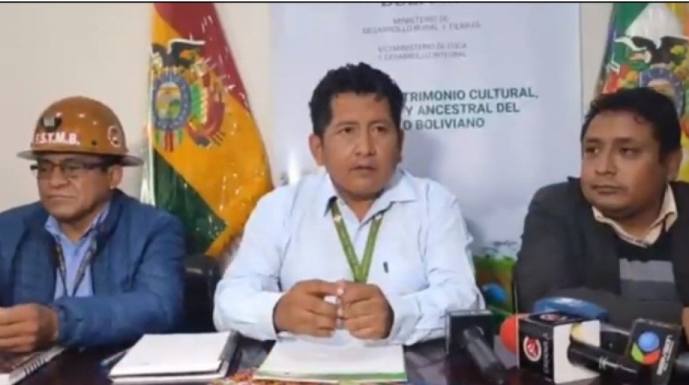 Gobierno pide cuarto intermedio en la marcha de Adepcoca y los convoca al diálogo