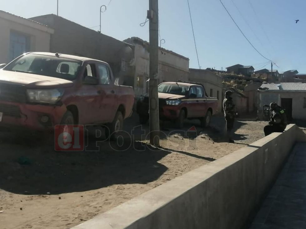 Tomave: Retienen vehículos indocumentados presuntamente conducidos por policías 