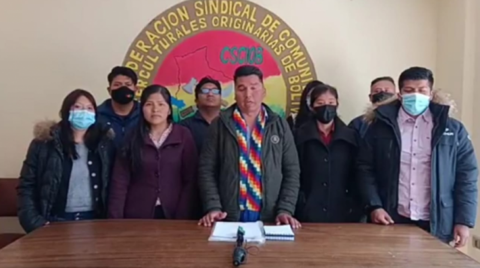 Jóvenes dan 24 horas a Héctor Arce para disculparse por llamar a interculturales "criminales"