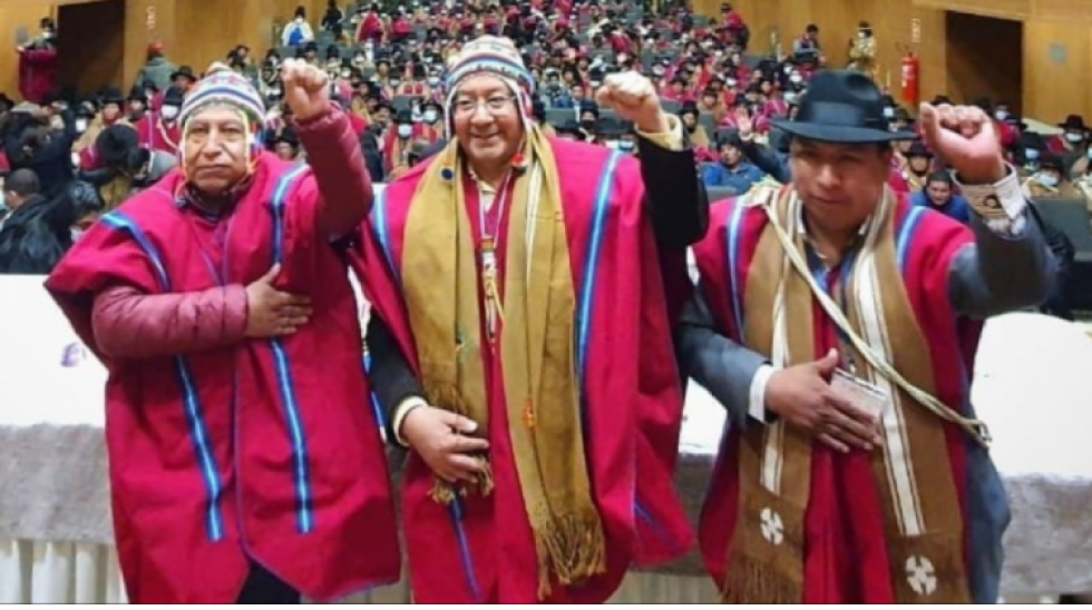 Ponchos rojos amenazan con quemar la casa de dirigente expulsado que aún se reúne con el Gobierno