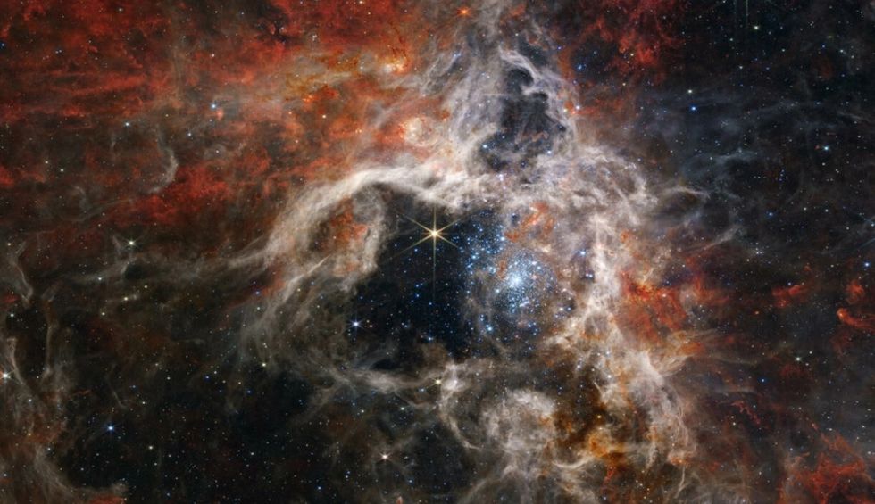 Telescopio James Webb captura nuevos detalles de la nebulosa Tarántula
