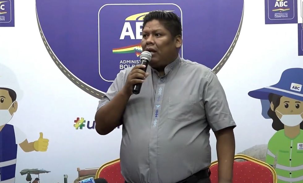 Ministtro Montaño decide mantener en su cargo al presidente de la ABC pese a denuncia de corrupción