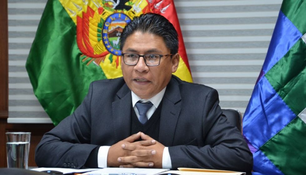 Ministro Lima observa incoherencias de la gestión de Evo Morales