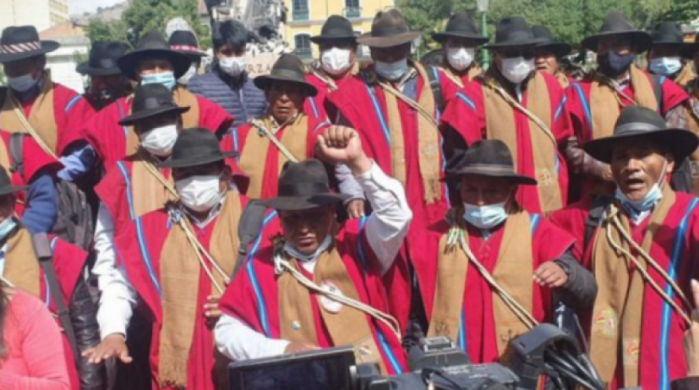 Gobierno invita a una reunión a los ponchos rojos de Achacachi para recuperar el respaldo