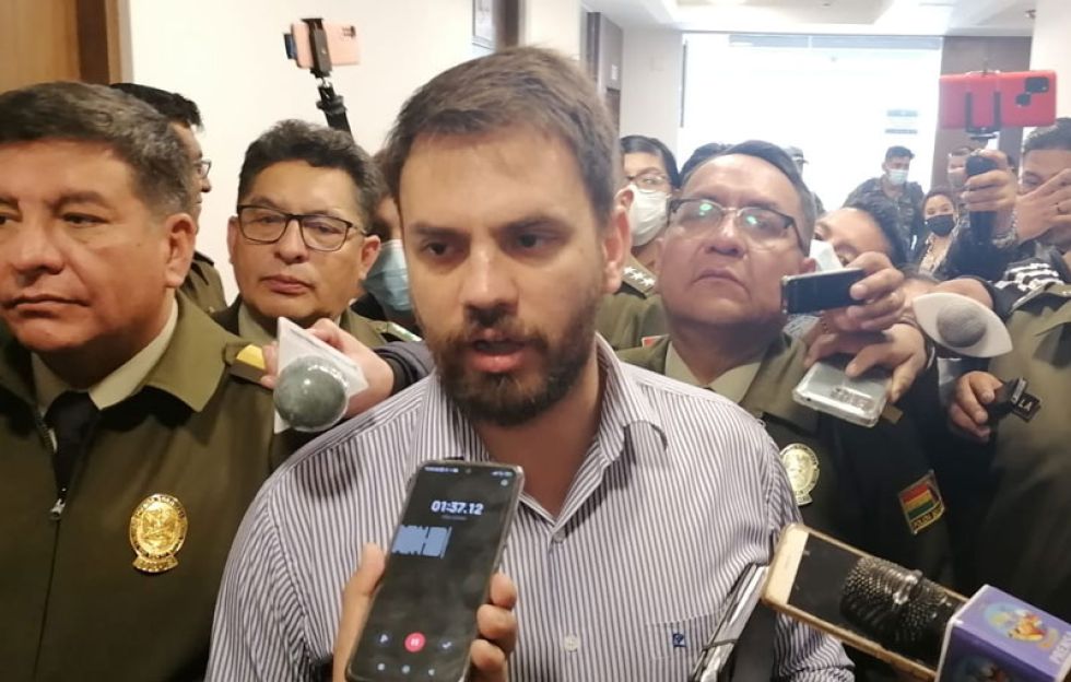 Ministro de Gobierno dice que cocaleros no cometieron excesos, sino delitos