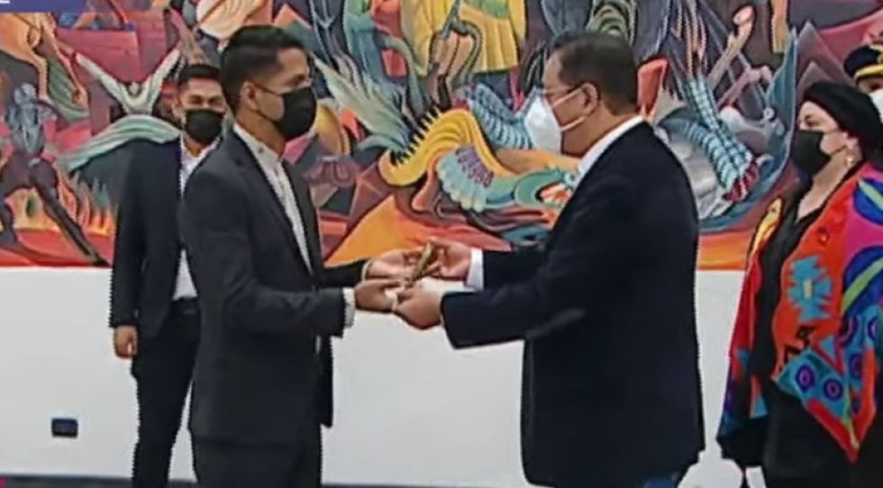 Andrónico Rodríguez recibe el bastón de mando y es el presidente en ejercicio, por viajes de Arce y Choquehuanca