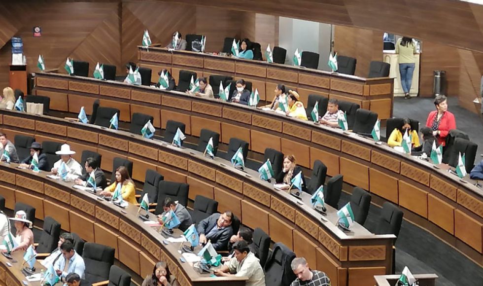 Elección de Defensor: Casi la mitad de los opositores pidió licencia, varios para ir a actos cívicos
