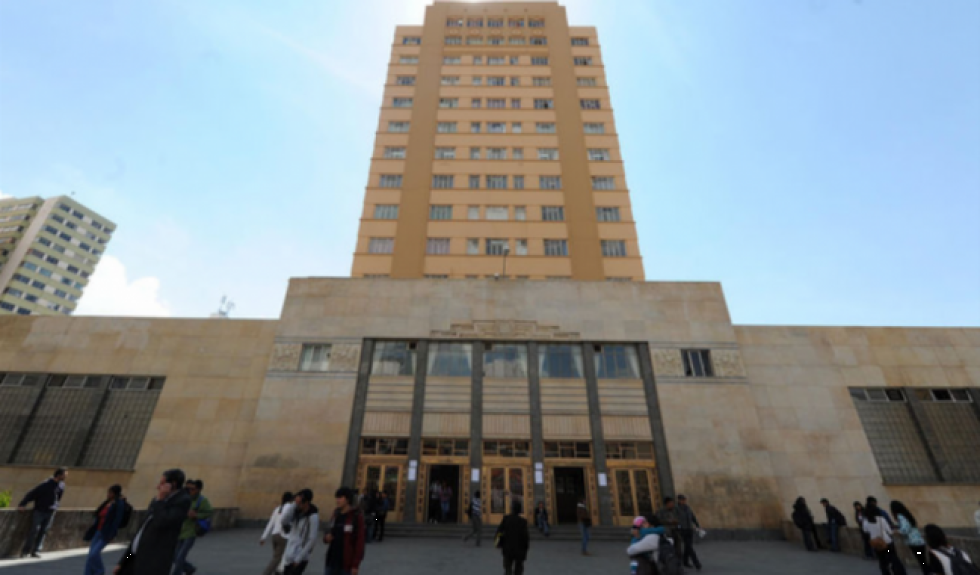 Defensor rechaza expulsión de estudiantes de la UMSA por vulnerar el derecho a la educación