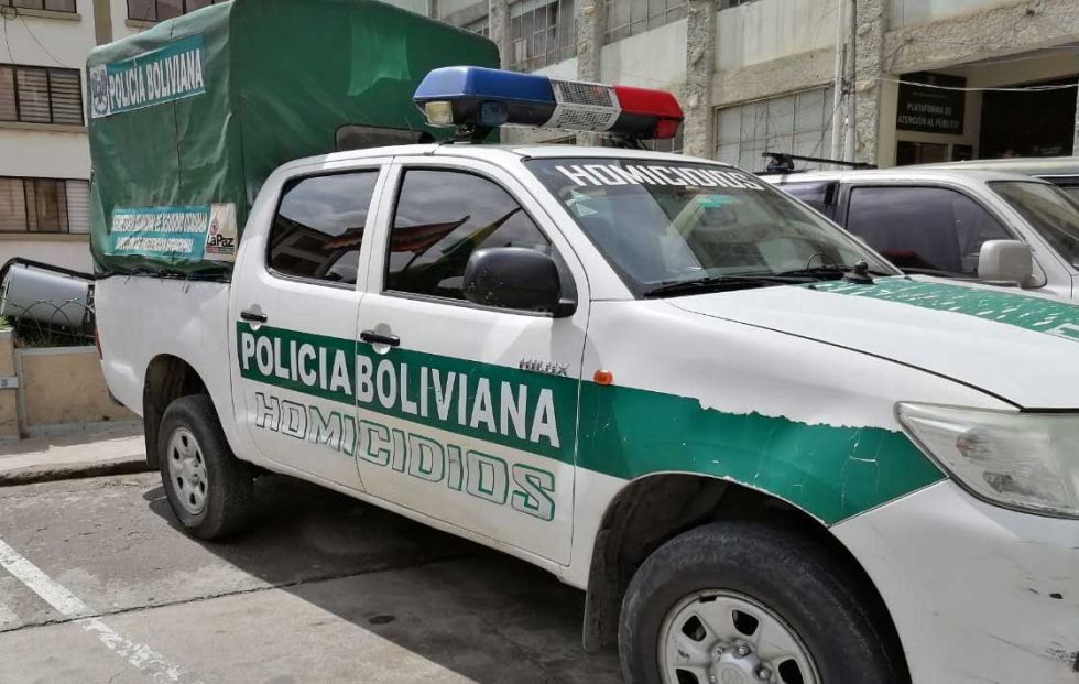 Investigan dos casos de muerte en La Paz: un cuerpo fue encontrado en un río y otro en una bolsa de yute