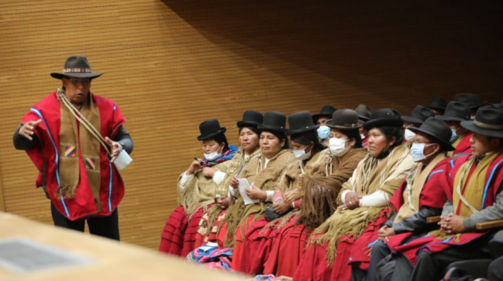 Ponchos rojos acusan a Choquehuanca y Prada de "promocionar" al exdirigente Ovidio Mamani