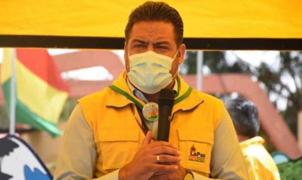 La Fiscalía imputa al exalcalde Luis Revilla por presunto sobreprecio de buses PumaKatari 