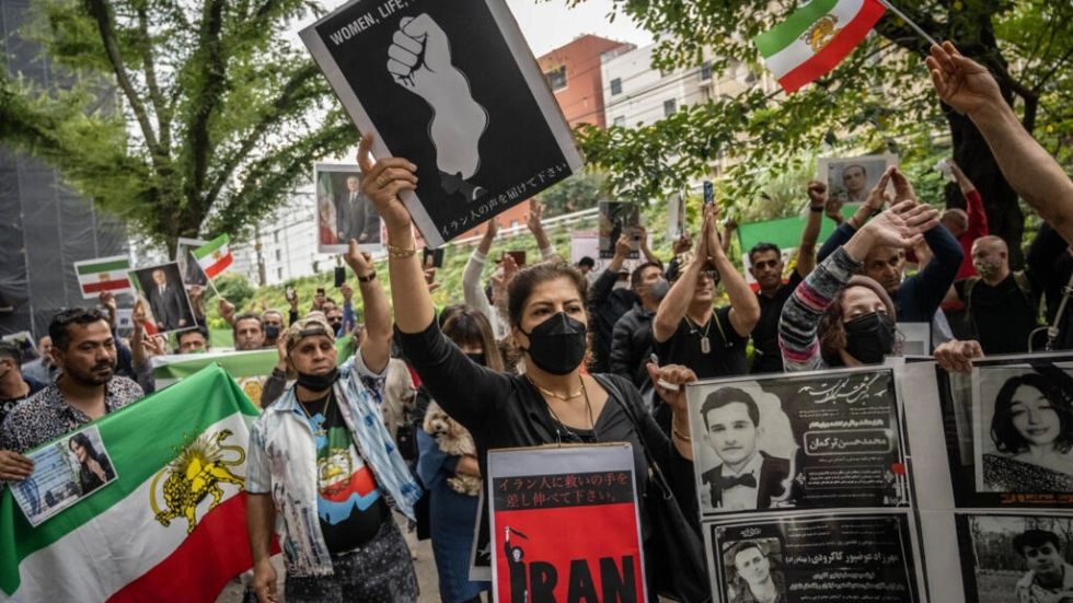 Irán acusa a más de 300 personas por las manifestaciones, 4 podrían ser condenadas a muerte