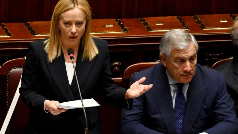 La primera ministra italiana Meloni niega tener "simpatía" o "cercanía" con el fascismo