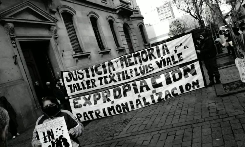 En Argentina realizan muestra fotográfica por los 16 años de una tragedia que afectó a la comunidad boliviana