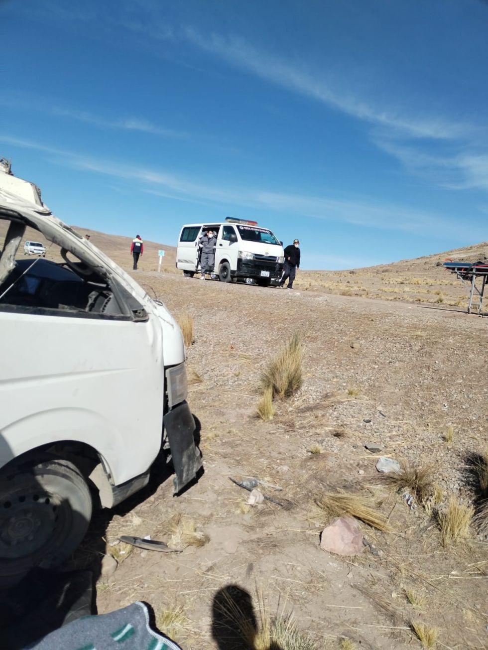 Accidente deja un muerto y cuatro heridos en la carretera hacia Llallagua