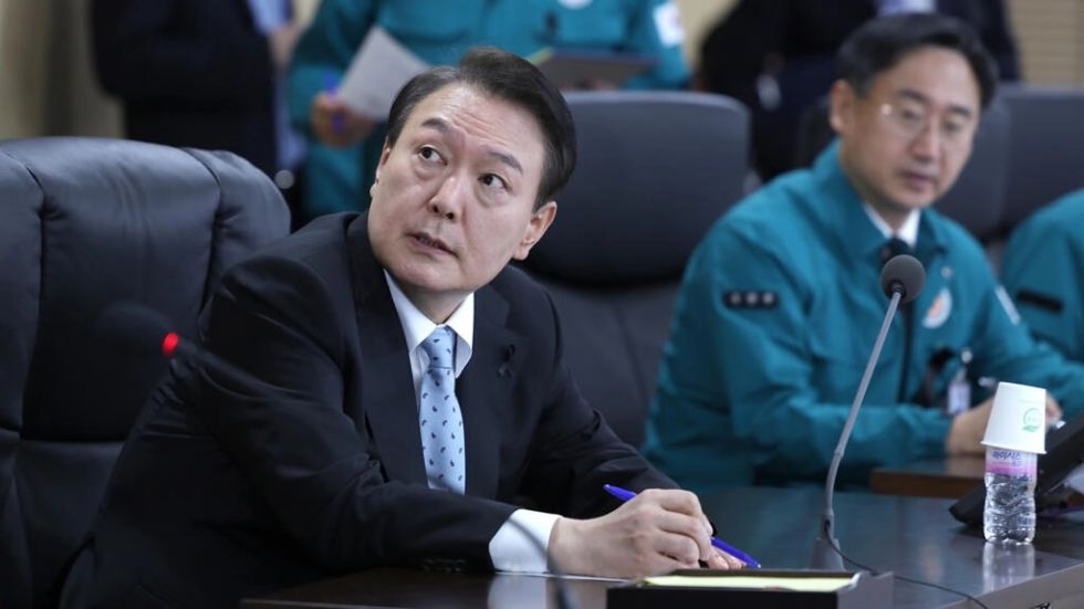 Corea del Norte dispara más de 10 misiles, uno de ellos cerca de Corea del Sur