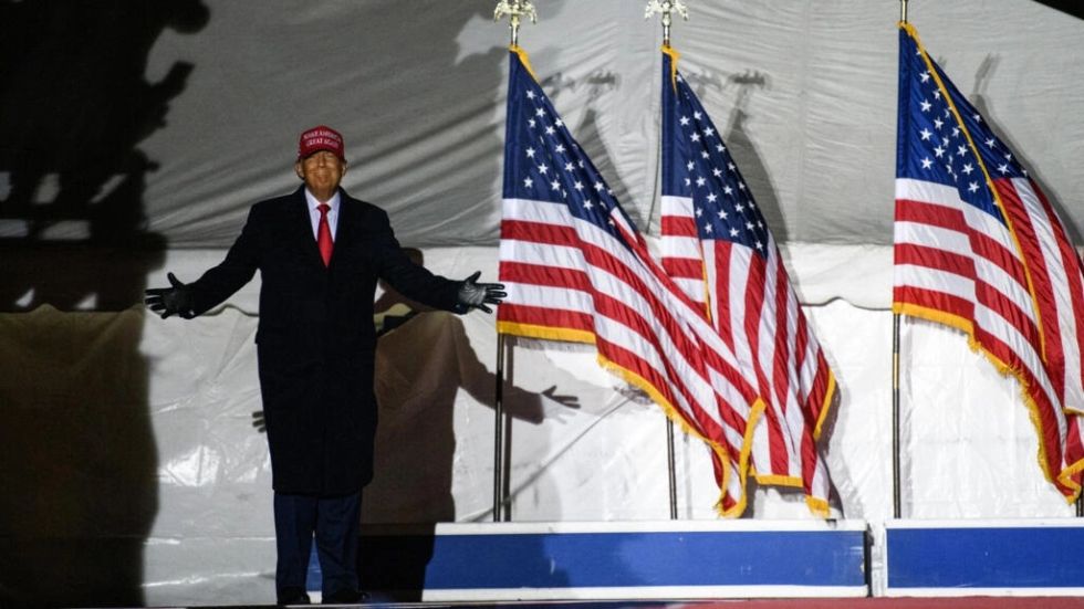Trump apunta a 2024, los demócratas se preparan para castigo en legislativas