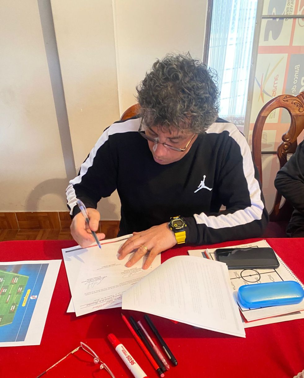 Víctor Hugo Andrada es el nuevo técnico de Nacional Potosí