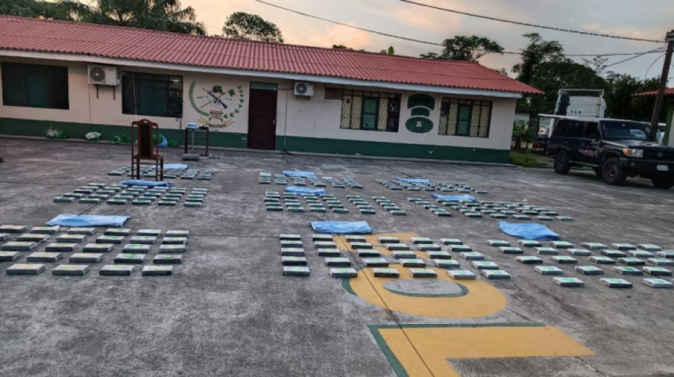 En la avioneta se trasladaba 270 paquetes de cocaína. Foto: FGE