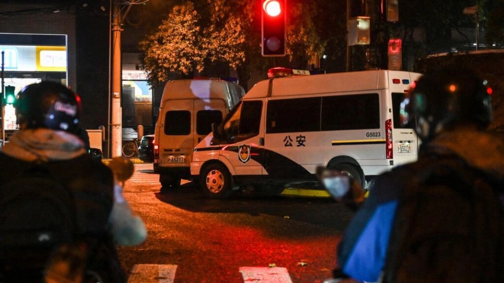 Ciudades chinas bajo fuerte vigilancia tras olas de protestas contra confinamientos