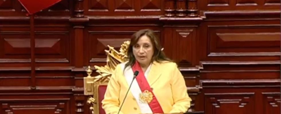 Dina Boluarte convoca a la unidad de Perú, tras jurar al cargo de la presidencia
