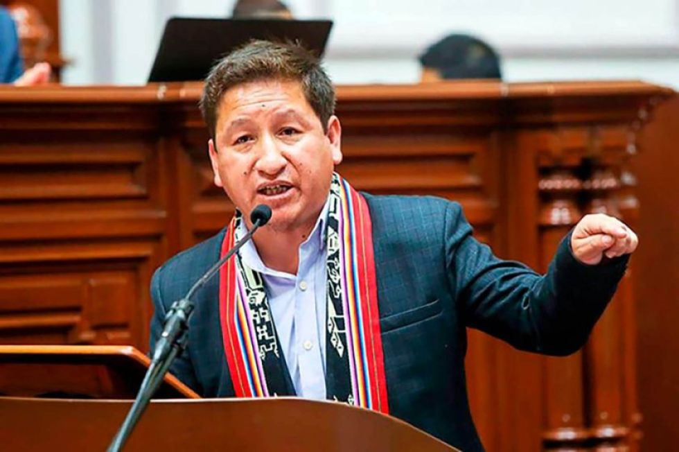 Perú: Exjefe de gabinete insinúa que Castillo fue “inducido” con drogas a leer un discurso golpista