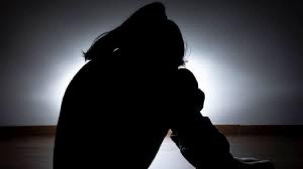 Aprehenden a padre que presuntamente abusó sexualmente de su hija mientras dormía